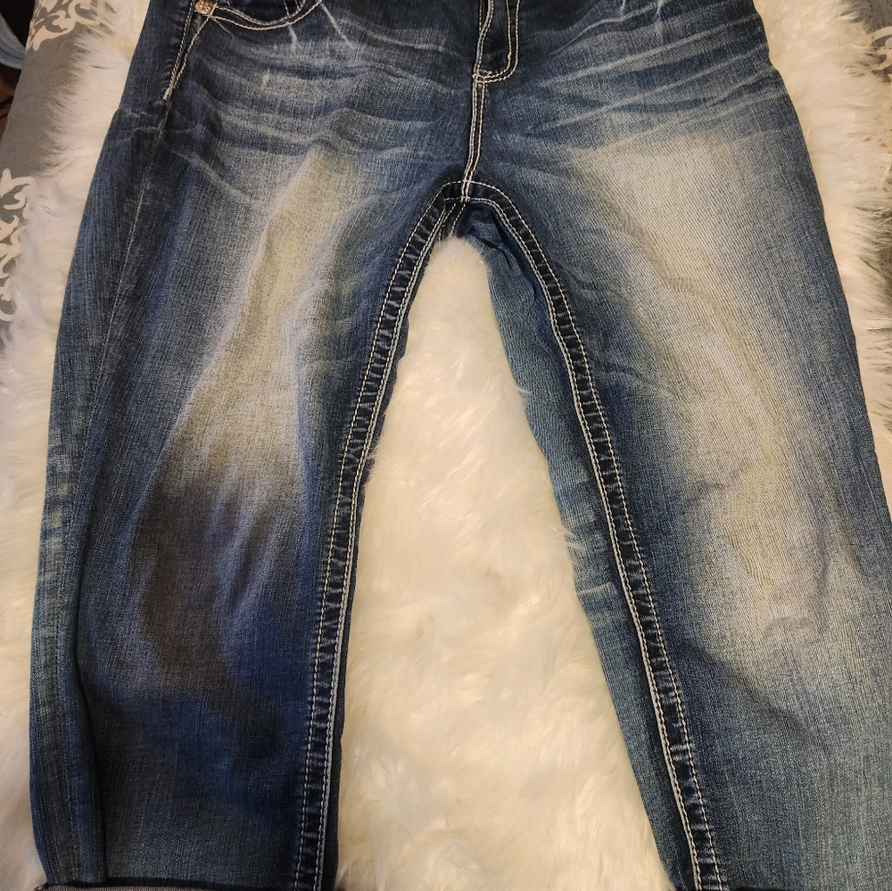 Miss me capris, womens size 33.